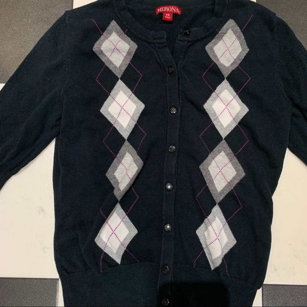 🦋 (3 for $20) Argyle Print Cardigan - Picture 4 of 6
